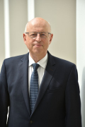 Dr. Bernd Kalsbach